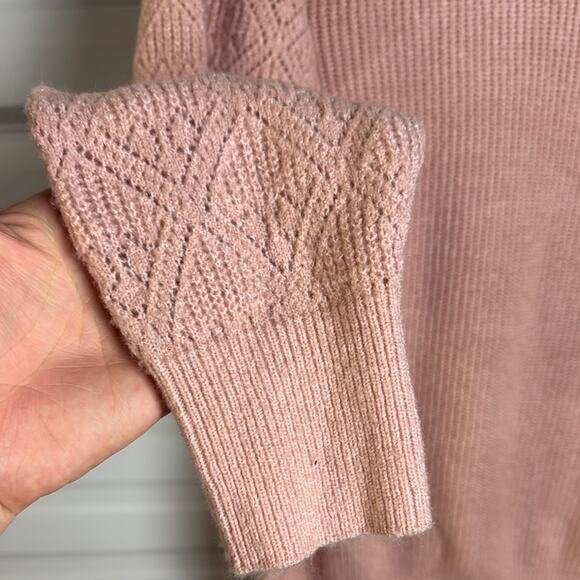 Liz Claiborne Pink Crew Neck Sweater with Ribbed Texture - Picture 4 of 6